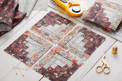 This is the Log Cabin quilt pattern. 